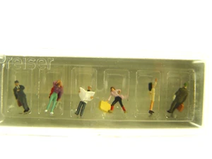Reisende am Bahnsteig - Preiser Spur N Figuren 1:160 - 79112 #E - Bild 1 von 1