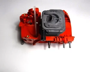 Motosierra Husqvarna 120 Mark II motor completo con tanques de gas y aceite - FABRICANTE DE EQUIPOS ORIGINALES - Imagen 1 de 3