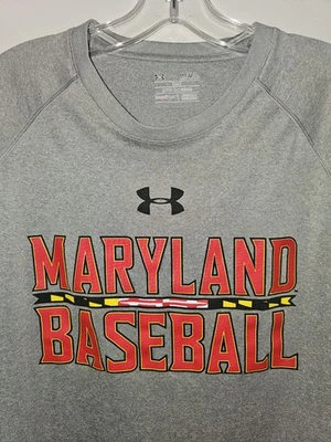 Camiseta Under Armour University Of Maryland Mediana Para Hombre Gris Gráfico Logo NCAA Foto 1 de 4
