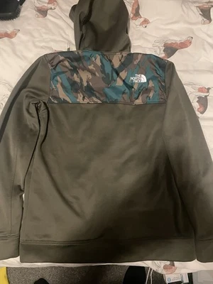 The North Face Boys XL Hooded Jacket – Green Camo Panel – Full Zip – Excellent - Image 1 of 4