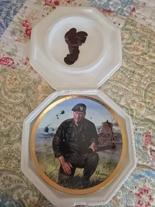 Franklin Mint John Wayne  As Legendary Green Beret Plate - Picture 1 of 3