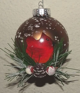 Roter Kardinal Weihnachten Winter Szene Glaskugel hängende Ornament - Bild 1 von 6