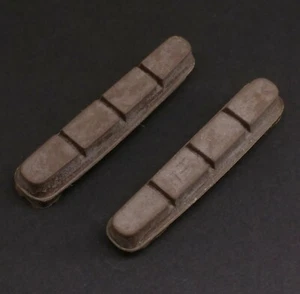 2x Shimano Dura-Ace Road Brake Pads Carbon Rims, Ultegra, 105 BR-7800 7700 7900 - Picture 1 of 3