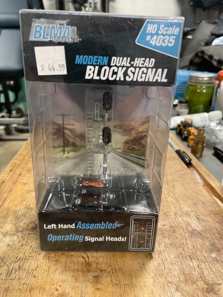 Blma models modern dual head block signal left hand, ho scale new - Image 1 of 1