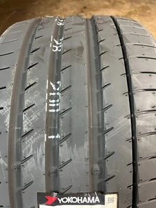 Set of 2 New 295/25ZR20 Yokohama Advan Sport V105 - 95Y - 9.5/32 (New) - Picture 1 of 4