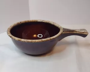 Cuenco de goteo marrón Hull Pottery con mango plato para servir de 8" - Imagen 1 de 5