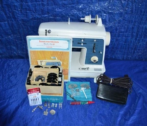 SINGER 638 TOUCH & SEW ZIGZAG SEWING MACHINE SERVICED TESTED MANUAL ATTACHMENTS - Picture 1 of 18