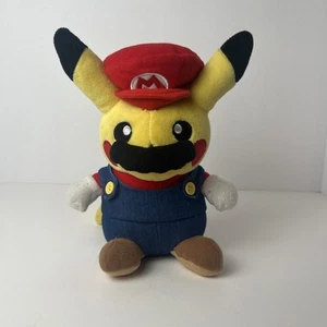 Pikachu Mario Plüschtier 8 Zoll Pokemon Center Original Nintendo Puppe Stofftier Japan - Bild 1 von 7