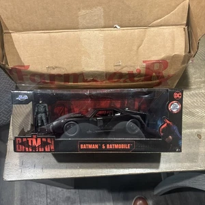 Jada Toys 1:32 Scale The Batman Movie Batmobile with Batman Figure - Black 32731 - Picture 1 of 3