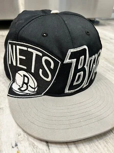 Brooklyn NETS `47 Marca Limpieza Gorra Ajustable SnapBack Gorra Blanco y Negro NBA - Imagen 1 de 11