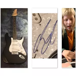 GFA Runaway Into the Unknown * AURORA * Chitarra elettrica firmata PROOF COA - Foto 1 di 7