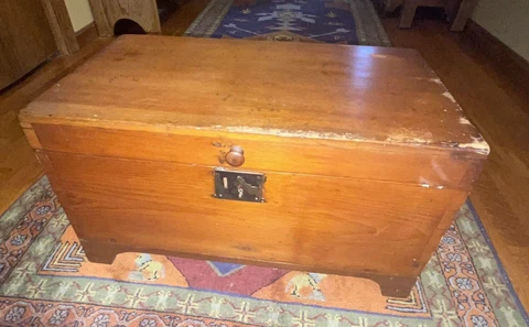 SALE 1800s 19th Cntry Dovetailed Pine Chest Box 24" W - Crown WR Lock 13 1/2 lbs Cover