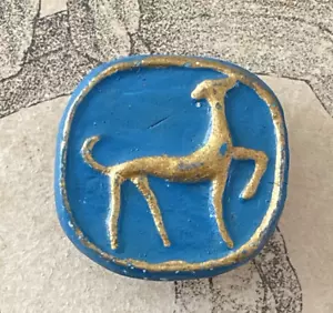 Ancien Bouton en céramique bleu décor chien lévrier Créateur - Haute Couture - Bild 1 von 2