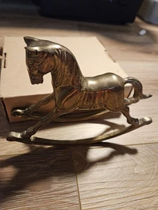 Vintage Messing Schaukelpferd Figur Schwanz nach unten Briefbeschwerer - Bild 1 von 2