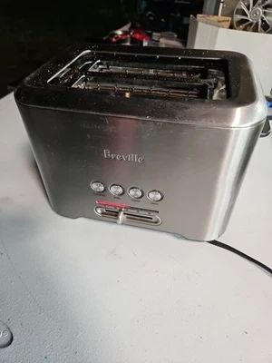 Breville A Bit More Diecast 2-Slice Smart Toaster BTA720XL - Works! - Image 1 of 4