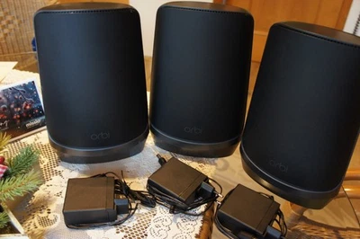 Orbi Quadband Mesh WiFi 6E-System – Schwarz - RBKE963B - Bild 1 von 4