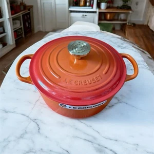 New Le Creuset Signature Enameled Cast Iron Round  4.5 Qt Dutch Oven Flame Dorée - Picture 1 of 5