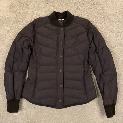 Chaqueta Uniqlo Mujer Pequeña Nylon Ultra Ligera Abajo Puffer Negra Frente a Presión Exterior Foto 1 de 4