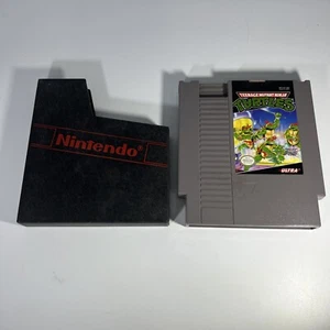 NEW Authentic US Ultra Teenage Mutant Ninja Turtles (1990) NES NINTENDO 8-Bit - Foto 1 di 7