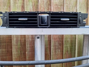 BMW 3ER E92 E93 ARMATURENBRETT MITTE LUFTAUSSTRÖMER GRILL VOLL FUNKTIONSFÄHIG UND INTAKT - Bild 1 von 5