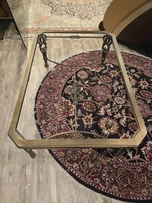 glass top coffee table. Top is solid glass: 5' L x 3' W x 1' D. Metal base - Image 1 of 3