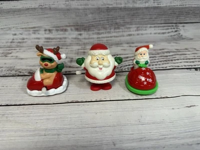 Lote de 3 Vint. Brinquedos de Natal Wind-Up, Russ Santa & Reindeer & Santa Bumper Car - Imagem 1 de 4