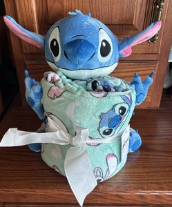 Stitch The Big One Throw con almohada Buddy felpa 50” X 60” - Imagen 1 de 11