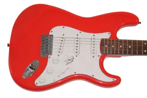 CHITARRA ELETTRICA FIRMATA BILLIE EILISH FULL SIZE RED FENDER RARA JSA COA - Foto 1 di 3