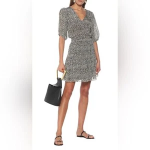 Ulla Johnson Samira Minikleid mit Blumenmuster und gesmokter Taille in Marine NEU - Bild 1 von 8