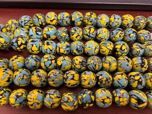90+ PCS BLUE YELLOW ROUND GLASS JEWELRY CRAFT MAKING LOOSE BEADS 20 MM - Picture 1 of 4