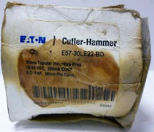 Eaton E57-30LE22-BD Inductive Proximity Sensor - Picture 1 of 5