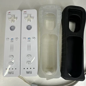 2x Official Genuine Nintendo Wii Wireless Remote Control Controllers - White - Picture 1 of 6