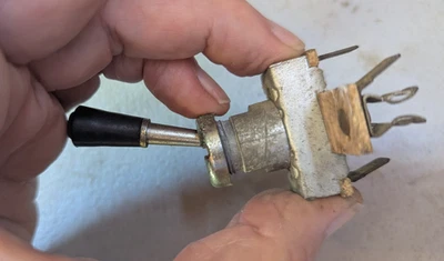 Interruptor de tablero Studebaker GT Hawk Foto 1 de 4