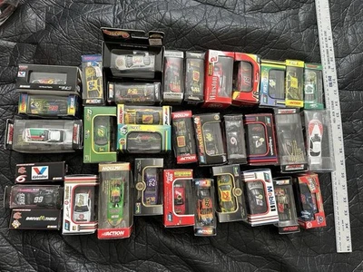 Lote Mixto De 30+ Modelos NASCAR ETC Die Cast Escala 1/64 Foto 1 de 4