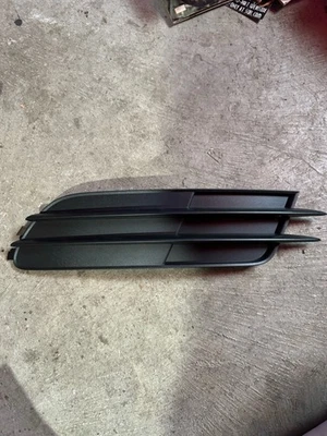 Audi A6 2012-2015 pasajero derecho parrilla inferior exterior 4G0807682F9B9 OEM nuevo Foto 1 de 4