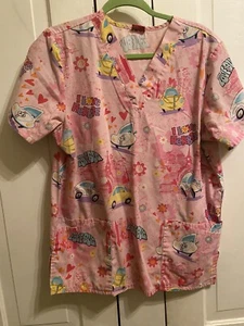 Disney Scrub Top Size M Pink Herbie "LOVE BUG" #53/Floral Rare - Picture 1 of 12