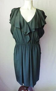 Charlie Jade 100 % Seide einfarbig Kaskadenkleid Rüschenausschnitt dunkelgrün M 139 $ - Bild 1 von 8