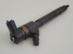 Volvo S60 V70 XC70 XC90 Diesel Fuel Injector D5 Diesel 30777526 0445110 - Picture 1 of 8