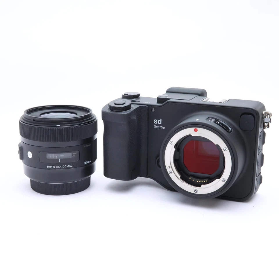 Sigma sd Quattro + Art 30mm F/1.4 DC HSM Lens Kit #283 -Near Mint- - Image 1 of 4