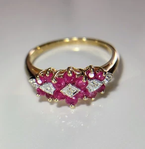Anello 9k Con Rubino E Schegge Di Diamanti - Foto 1 di 9