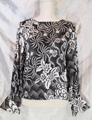NWT MUSE REPUBLIC CLOTHING SzS Floral LS Blouse Top Button V-Back Blk/Ivory/Blue - Image 1 of 4