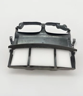 2001 - 2006 BMW 325i 330i E46 SUPORTE RADIADOR DIANTEIRO DUTO DE AR CENTRO FABRICANTE DE EQUIPAMENTO ORIGINAL - Imagem 1 de 4