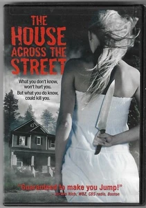 Das Haus auf der anderen Straßenseite [2015] DVD (Eric Roberts, Jessica Sonneborn) - Bild 1 von 4