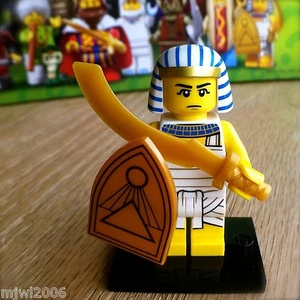 LEGO 71008 Minifigures EGYPTIAN WARRIOR #8 Series 13 SEALED Minifigs Shield Gold - Imagen 1 de 12