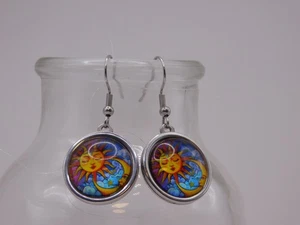 Schöne Ohrringe aus Metall & Glas, Mond/Sonne - Bild 1 von 2