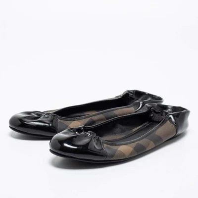 博柏利漆皮 Nova Check 帆布磨砂芭蕾平底鞋 尺寸 EU 40 — 第 1/4 张图片