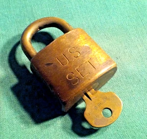 Vintage Solid Brass US SET Army Military Padlock w/ Key by Waterbury Co. - Picture 1 of 4