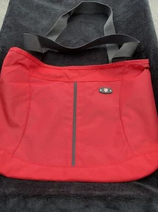 Bolso de Viaje VICTORINOX Ejército Suizo Top Abierto Correas Dobles Forrado en Rojo Interior - Imagen 1 de 3