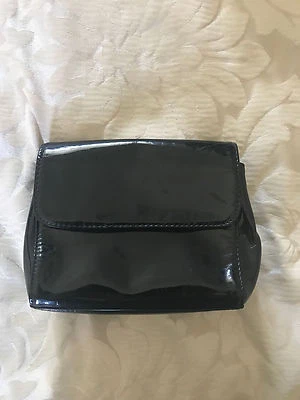 Cartera de charol negra con cadena ZARA Foto 1 de 4