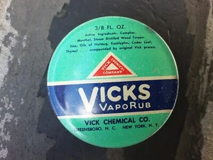 Anuncio de medicina química de estaño Vicks VapoRub de colección sin abrir nuevo stock NO - Imagen 1 de 3